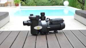 Comment Assurer Votre Pompe de Piscine Guide Complet