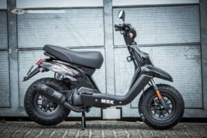 Tout Savoir sur le MBK Booster : le Scooter Urbain par Excellence