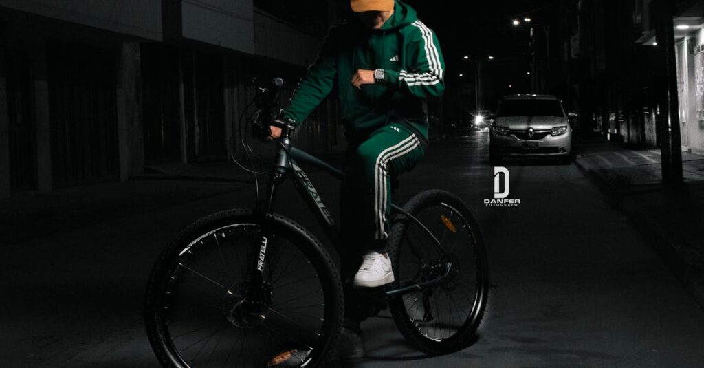 découvrez une analyse swot approfondie d'adidas, révélant les forces, faiblesses, opportunités et menaces de la célèbre marque de sport. explorez comment adidas se positionne sur le marché et son impact sur l'industrie du sport.