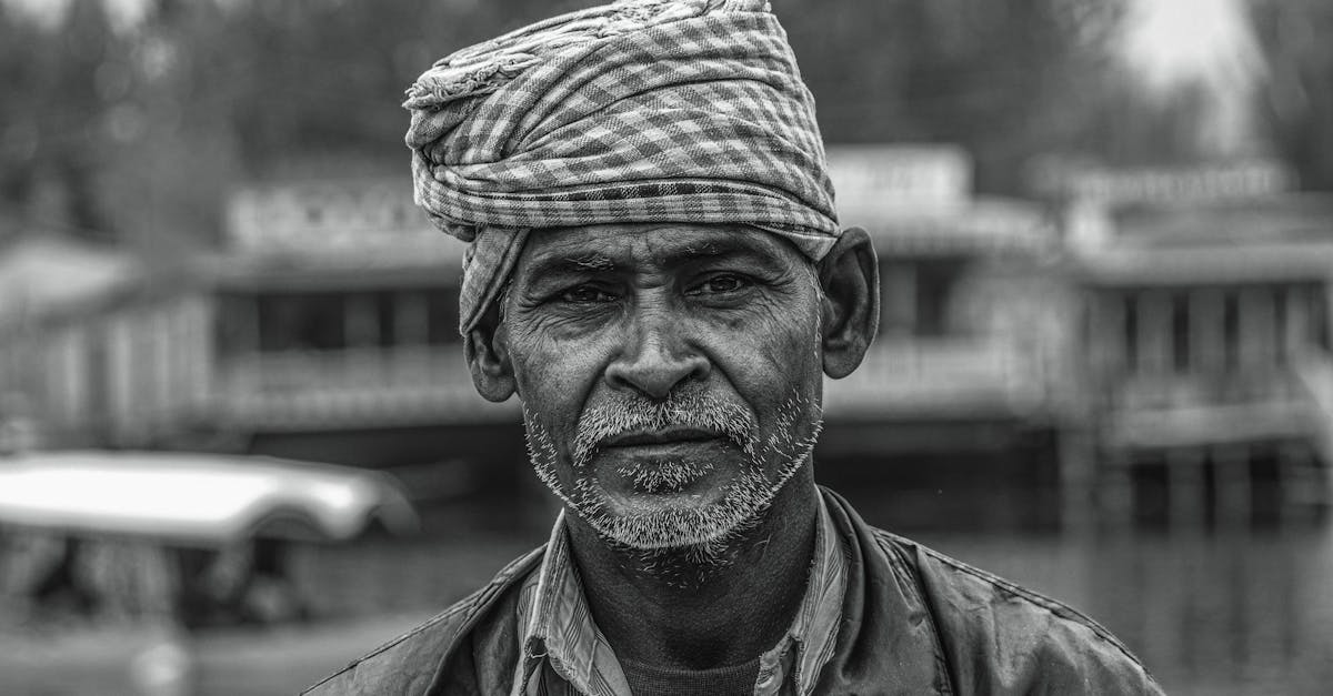 découvrez comment réaliser une analyse swot efficace pour évaluer les forces, faiblesses, opportunités et menaces d'une entreprise. apprenez à identifier les facteurs clés qui influencent la stratégie et la performance de votre organisation.