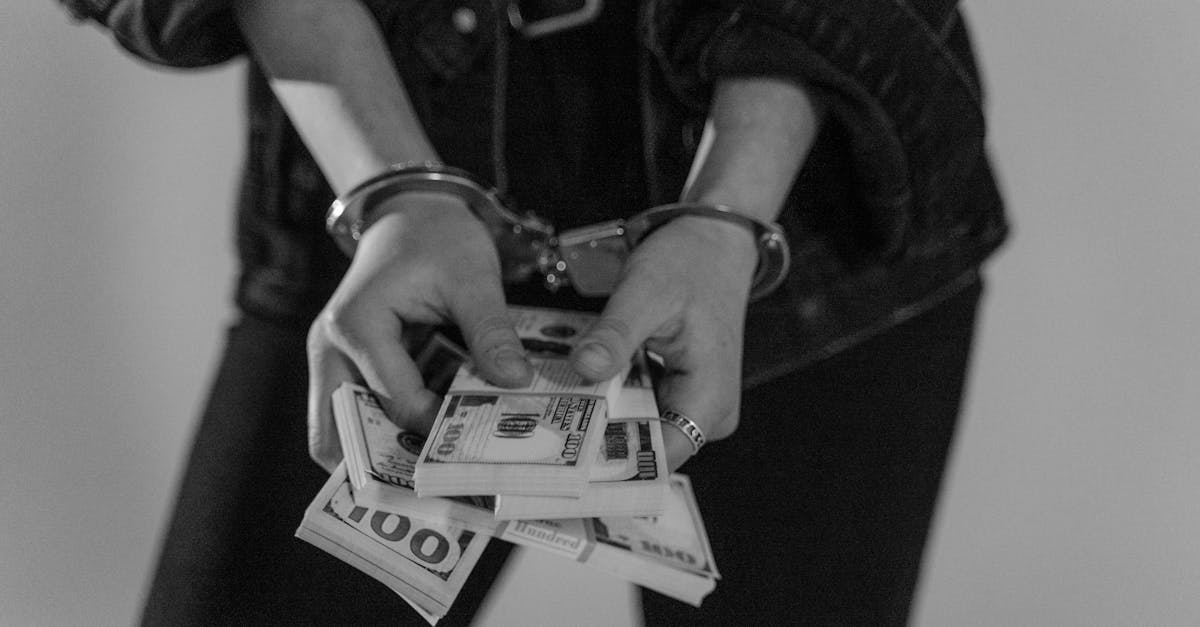 découvrez les enjeux de la corruption, ses causes et ses conséquences sur la société. analysez des exemples clés et explorez les solutions pour lutter contre ce fléau qui menace la justice et l'intégrité des institutions.