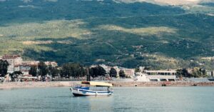 découvrez notre assurance bateau sur mesure pour protéger votre embarcation contre les risques en mer. obtenez des devis compétitifs et une couverture adaptée à vos besoins pour naviguer l'esprit tranquille.