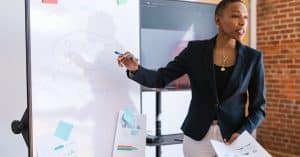 découvrez le crowdfunding, une méthode innovante de financement participatif qui permet de collecter des fonds pour des projets créatifs, entrepreneuriaux ou sociaux. rejoignez une communauté passionnée et donnez vie à vos idées grâce au soutien de contributeurs engagés.