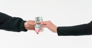 découvrez comment les dépenses de santé influencent notre système de soins, les défis rencontrés et les opportunités d'amélioration. plongez dans l'analyse des priorités financières et leur impact sur la qualité des soins.