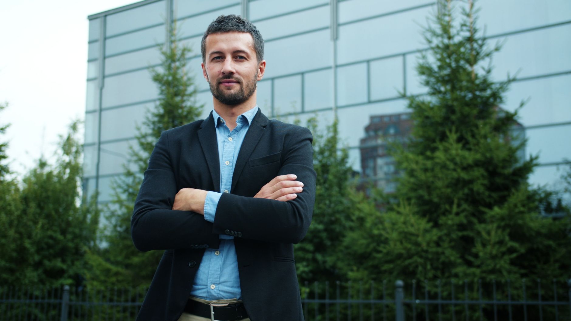 Conseiller en assurance 2026 : rôle, formation, salaire et comment le choisir