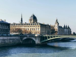 Droit au compte : la procédure Banque de France et les 12 services gratuits