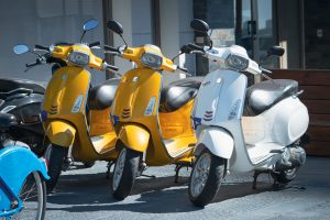 Comparateur assurance scooter 2026 : économisez 40-60% avec nos conseils