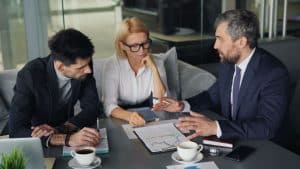 Frais bancaires de succession : plafond de 857 € et fin de la gratuité