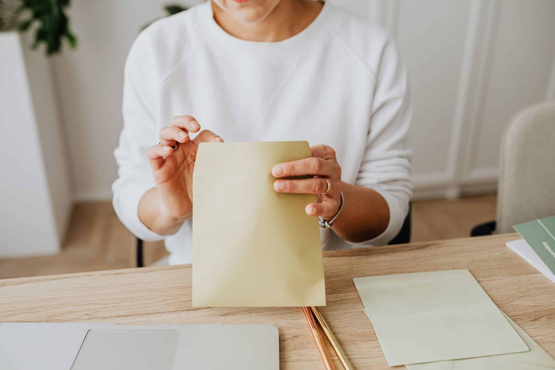 Votre assureur résilie le contrat : motifs, délais et recours en 2026